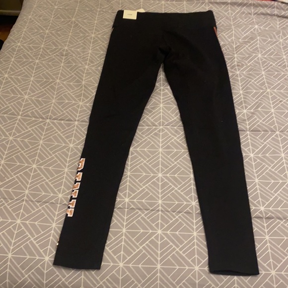 Pink by VS leggings and v-neck tee shirt. - Picture 5 of 5